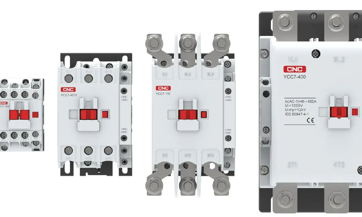 AC30 — 13A Universal Socket